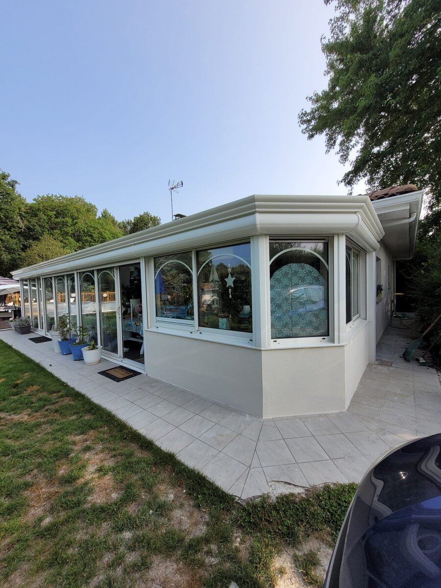 Détail véranda aluminium contemporaine — réalisation MY RENOV à Bordeaux